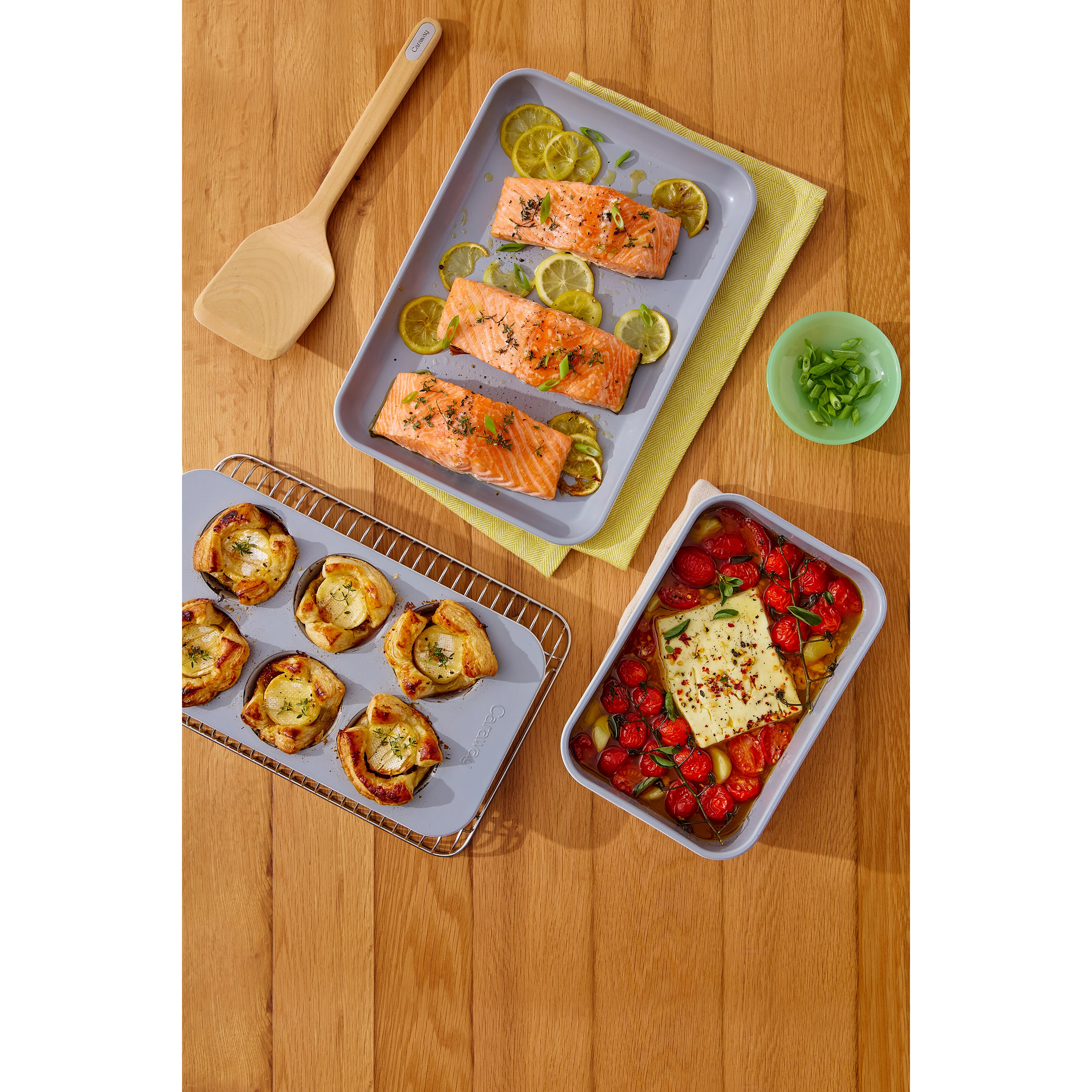 Mini Bakeware Set with Storage - Image 7