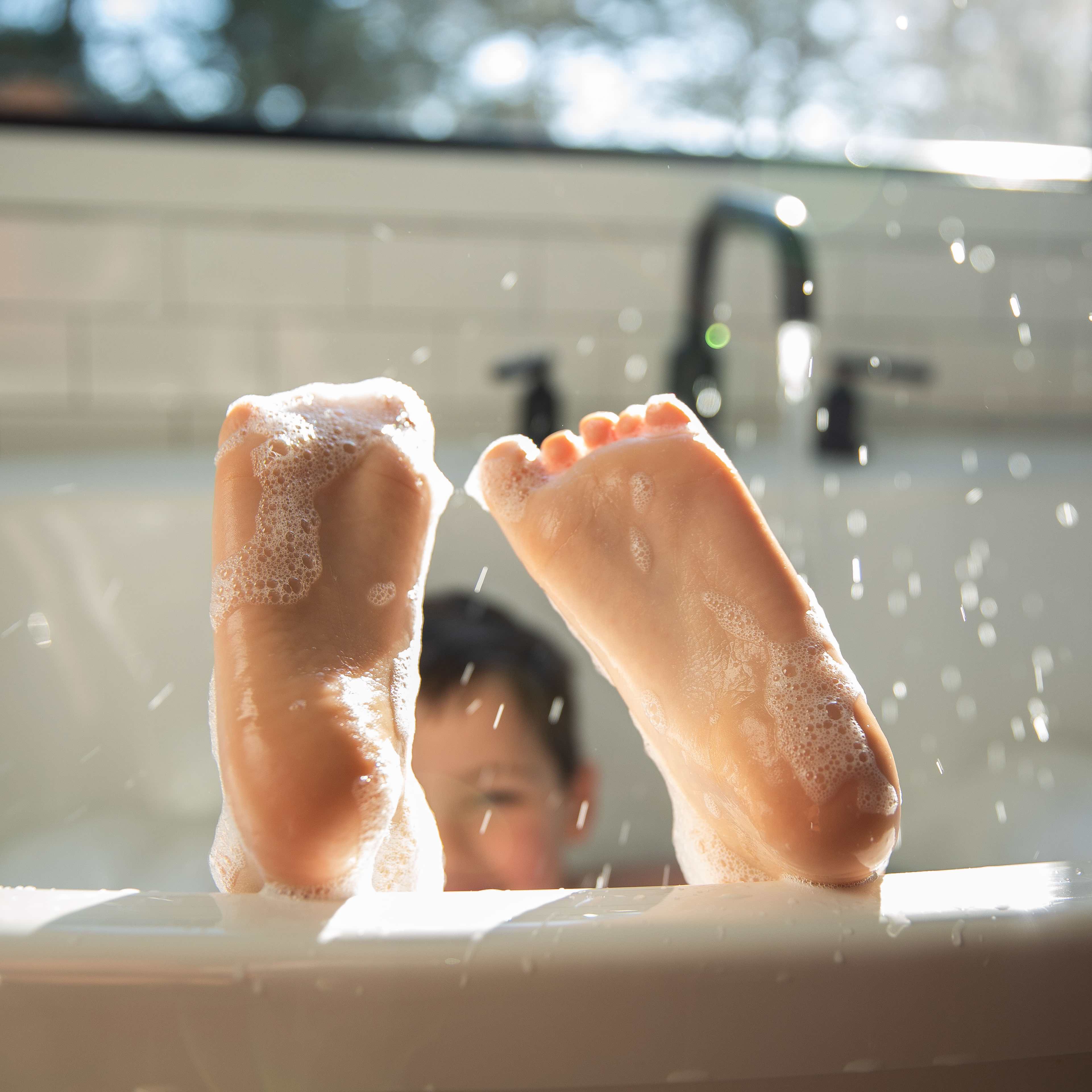 Foaming 2-in-1 Shampoo and Body Wash - Image 26